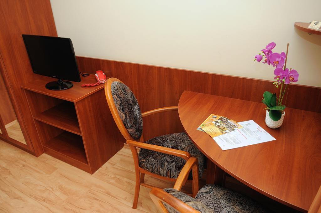Apartman Bella Hotel Σίοφοκ Δωμάτιο φωτογραφία