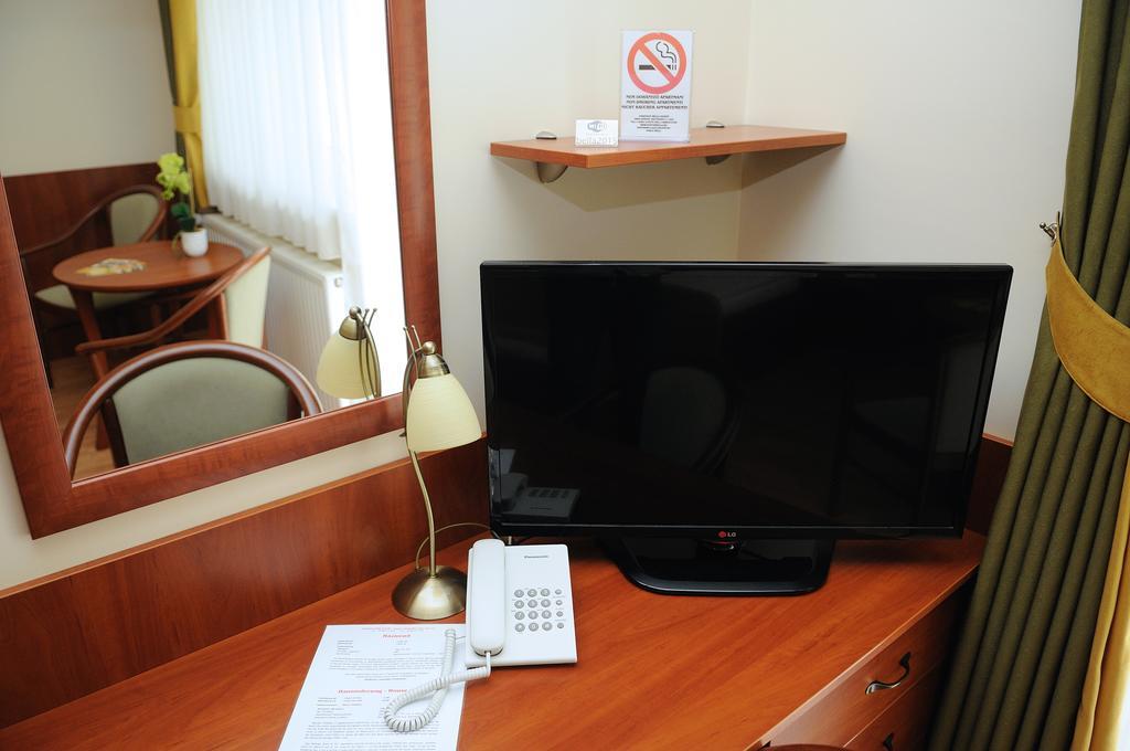 Apartman Bella Hotel Σίοφοκ Δωμάτιο φωτογραφία