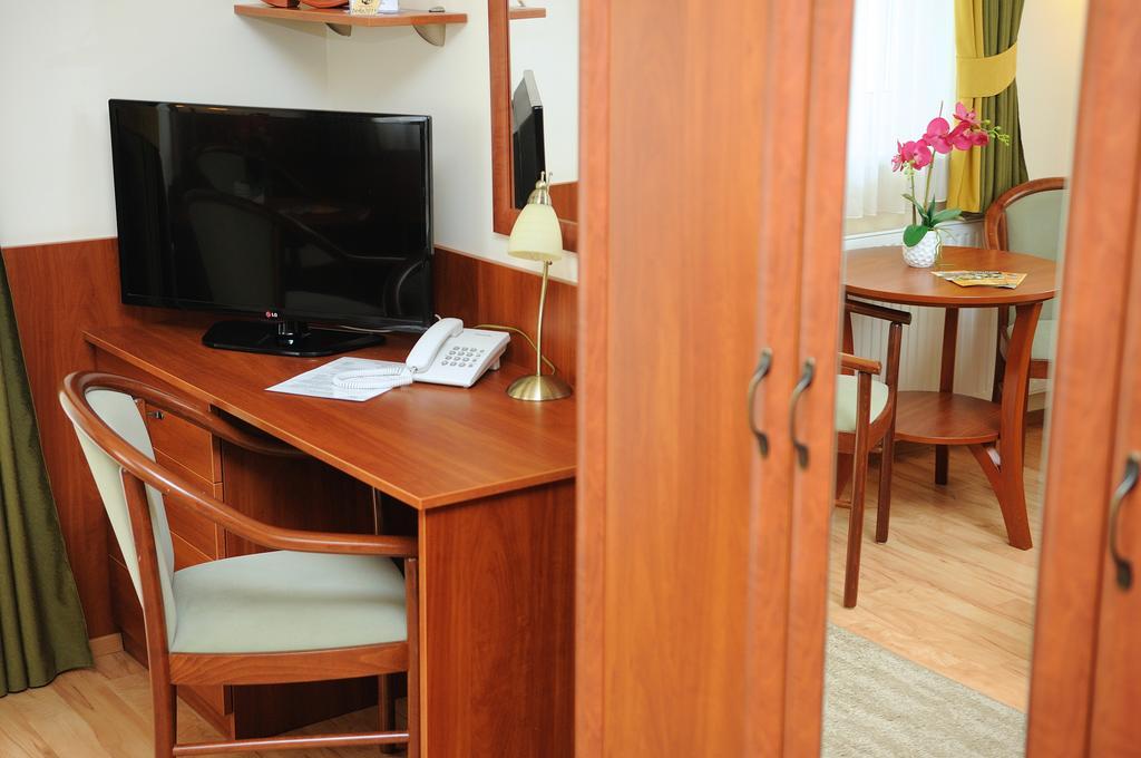 Apartman Bella Hotel Σίοφοκ Δωμάτιο φωτογραφία