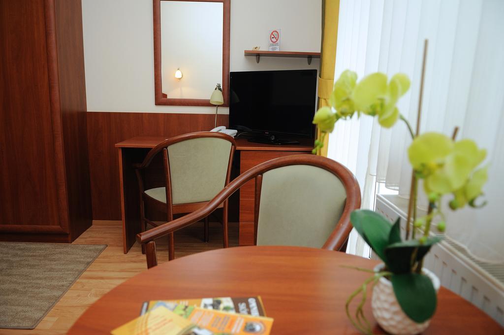 Apartman Bella Hotel Σίοφοκ Δωμάτιο φωτογραφία